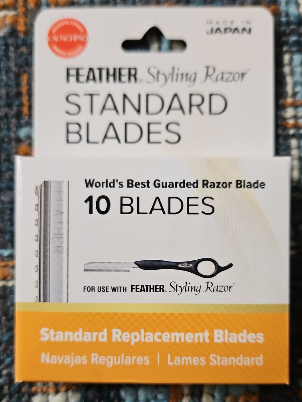 feathers Standard Blades Pack — White and Yellow Packaging